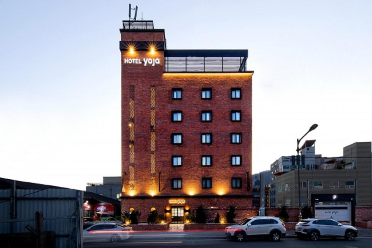Hotel Yaja Gimhae Екстериор снимка