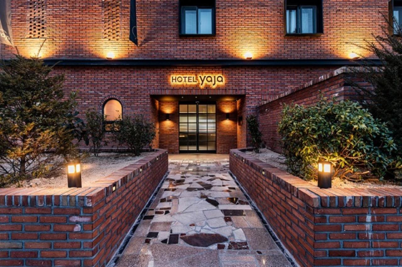 Hotel Yaja Gimhae Екстериор снимка