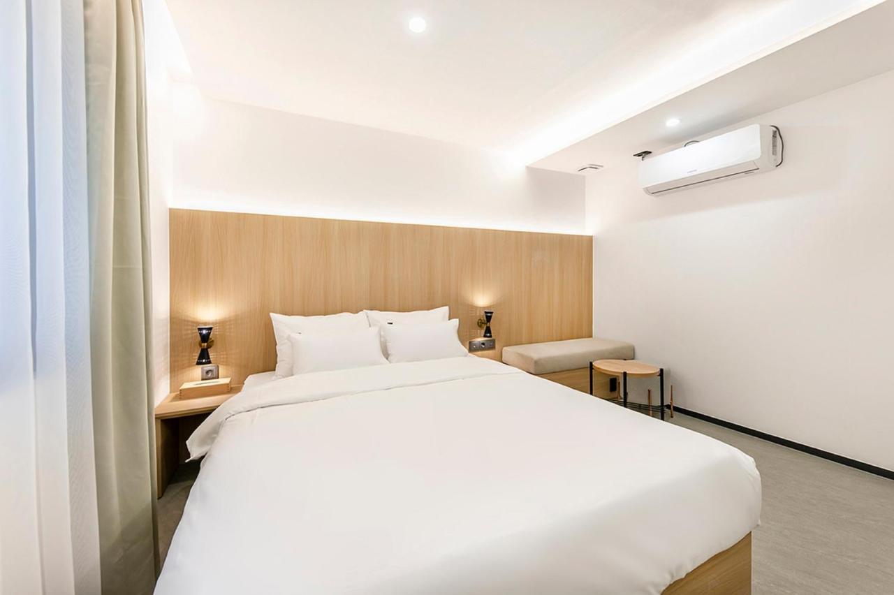 Hotel Yaja Gimhae Екстериор снимка