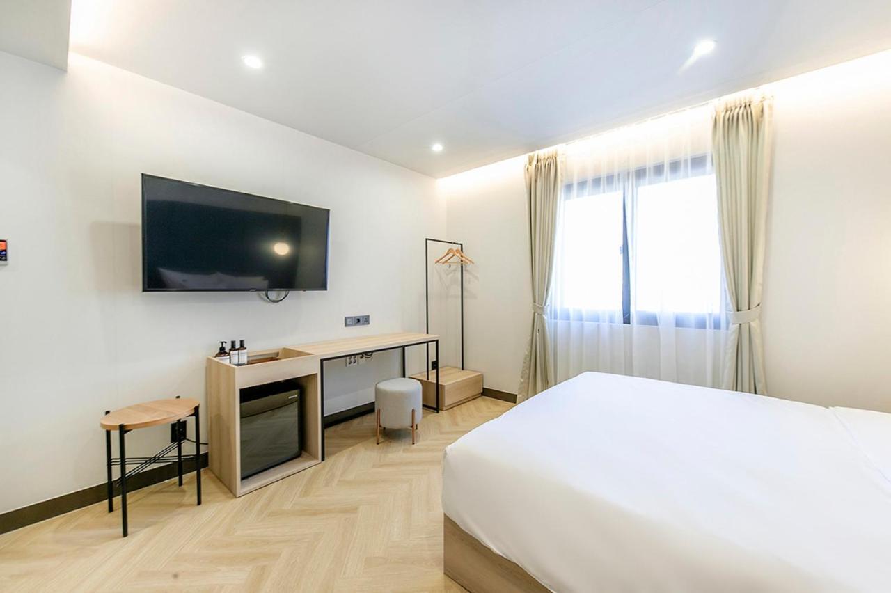 Hotel Yaja Gimhae Екстериор снимка