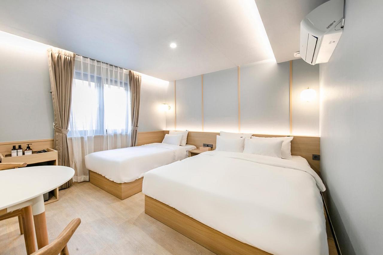 Hotel Yaja Gimhae Екстериор снимка