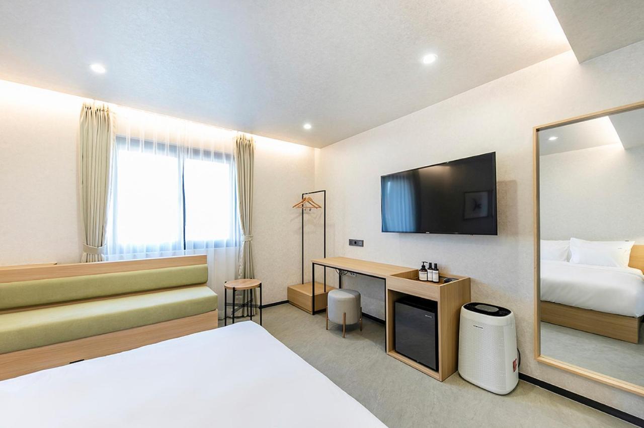 Hotel Yaja Gimhae Екстериор снимка