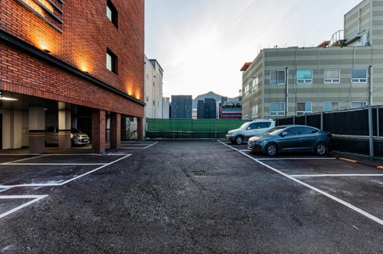 Hotel Yaja Gimhae Екстериор снимка