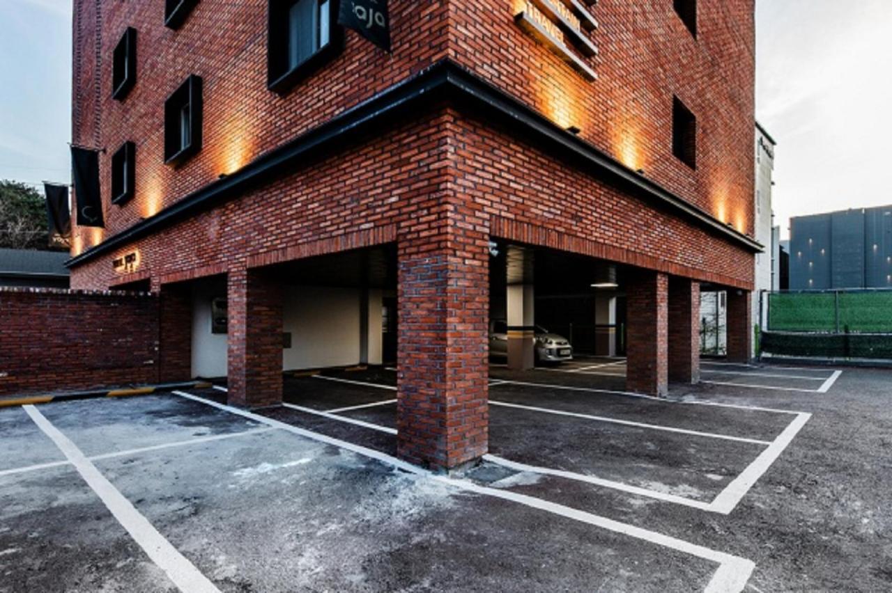 Hotel Yaja Gimhae Екстериор снимка