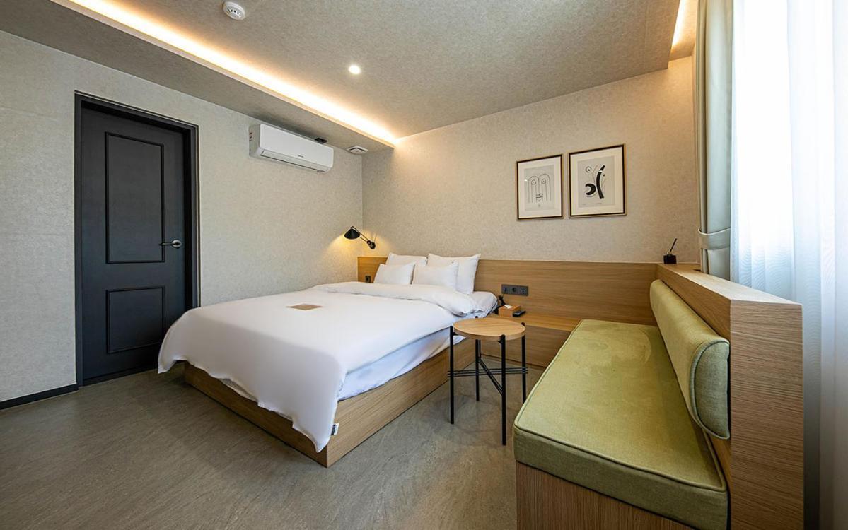 Hotel Yaja Gimhae Екстериор снимка